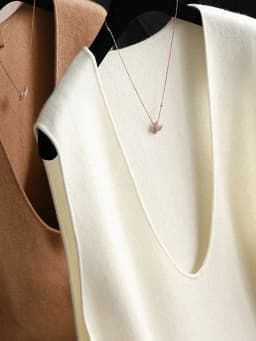V-neck loose 100% pure cashmere vest vest ladies soft waxy knitted white temperament sleeveless top.