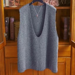 V-neck loose 100% pure cashmere vest vest ladies soft waxy knitted white temperament sleeveless top.