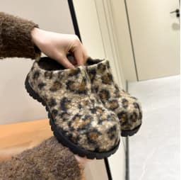 AIYUQI Women's Slippers Wear New 2025 Autumn Round Toe Flannel Closed Toe Women's Slippers Retro Platform Slippers Women