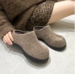 AIYUQI Women's Slippers Wear New 2025 Autumn Round Toe Flannel Closed Toe Women's Slippers Retro Platform Slippers Women