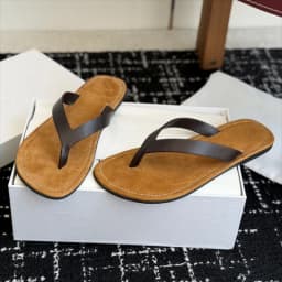The New Thong Sandals Are Made of Fine Calf Leather, Leather Lining, Fashionable Round Toe Rubber Sole, Craftsmanship and Simple