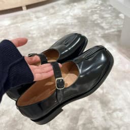 Womens Shallow Open Tabi Mary Jane Flat Shoes Patent Leather Split Toe Design Popular Fashion Footwear Suitable for Daily Wear