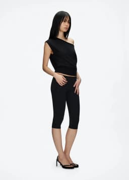 Black Asymmetrical Knitted Tank Top with One-Shoulder Design, Ruched Waist, Short Style, Slimming Fit, Sexy T-Shirt, Casual Asymmetrical Knitted Top