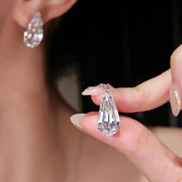 Bellux Copper Alloy Plated with K Gold White Water Drop Single 12 Carat Diamond Light Luxury Fashion Daily Earrings