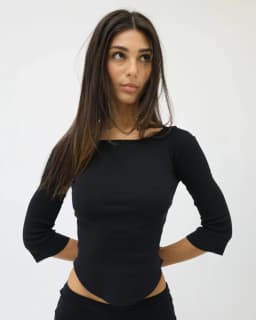Cou Three-Quarter Sleeve Top, Off-Shoulder Boat Neck Short Lace Design, Retro Bell Sleeves, Slim Fit, Flattering for a Hot Girl Look, Three-Quarter Sleeve Base Shirt, Pure Desire Style, Can Be Worn as an Inner or Outer Layer