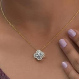 Lnkry Exquisite Clover Flower Pendant Necklace Certified 3mm&1.1mm&0.9mm Moissanite Diamond Necklace For Women Girls Jewelry