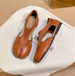 Tabi Ballet Flat Women Sandals Stretch Fabric Casual Loafers Brand Designer Elegant Mary Jane Split Toe Sneaker Shoes балетки