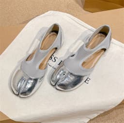 Tabi Ballet Flat Women Sandals Stretch Fabric Casual Loafers Brand Designer Elegant Mary Jane Split Toe Sneaker Shoes балетки