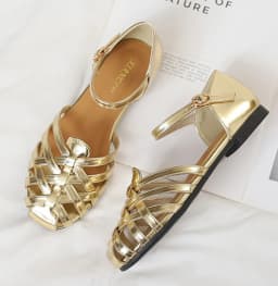 Luxury Designer Sandals Hollow Low-Heeled Closed-Toe Sandals for Women for Summer Outdoor Wear Roman Shoes Zapatos De Mujer
