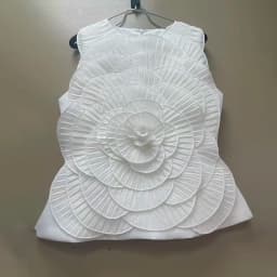 TWOTWINSTYLE Patchwork Appliques T Shirts for Women O Neck Sleeveless Slimming Solid Spliced Zipper T Shirt Female Fashion 2026