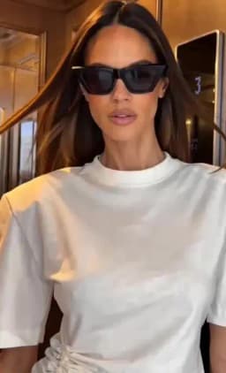 Women's Casual Commuting Clothing Trendy Minimalist White Padded Shoulder T-shirt Cozy Oversized Crew Neck Short Sleeve Tee Tops