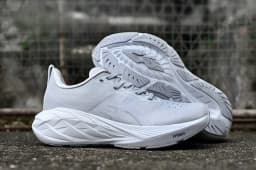 2026 New Men Women Comfortable Runner Shoes Unisex Breathable Ultralight Outdoor Running Casual Sneakers Fashion Shoes
