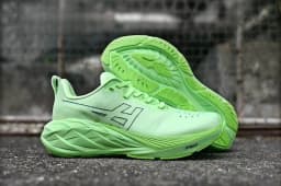 2026 New Men Women Comfortable Runner Shoes Unisex Breathable Ultralight Outdoor Running Casual Sneakers Fashion Shoes
