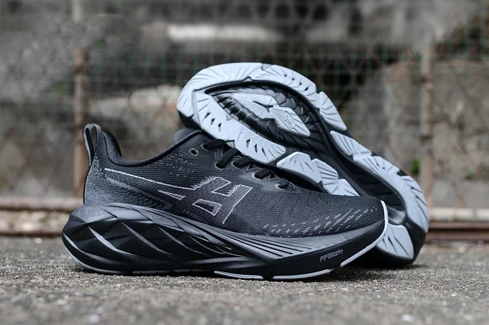 2026 New Men Women Comfortable Runner Shoes Unisex Breathable Ultralight Outdoor Running Casual Sneakers Fashion Shoes