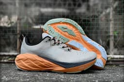 2026 New Men Women Comfortable Runner Shoes Unisex Breathable Ultralight Outdoor Running Casual Sneakers Fashion Shoes