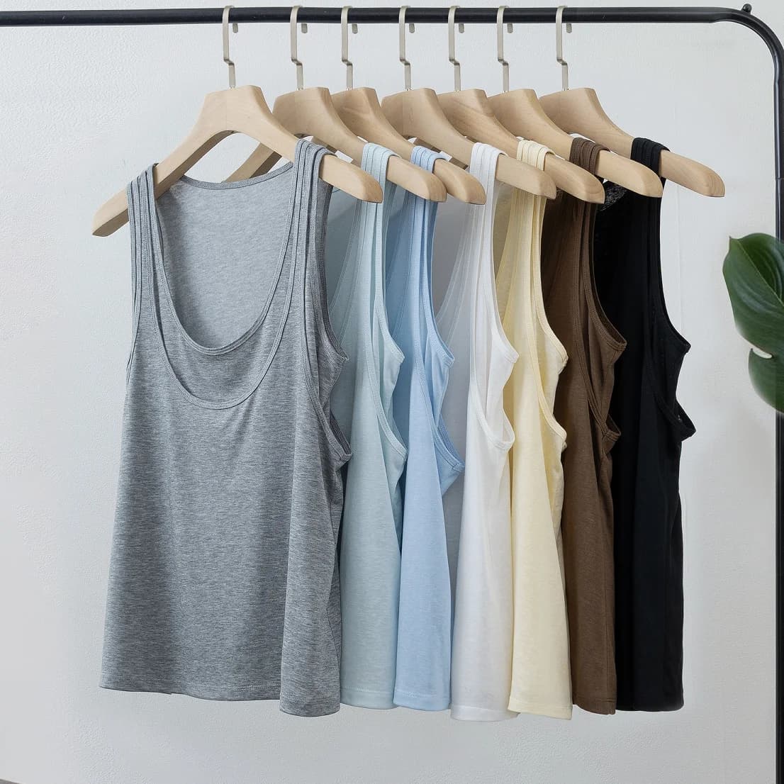 2026 Women's Casual Sleeveless Tank Top Comfortable Breathable Fashion Basic Solid Color Tank Tops for Women