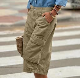 Cargo Shorts Women Multi Pocket Wide Leg Capri Pants Mid Waist Loose Fit Woven Summer Casual Outdoor Bermuda 3/4 Length Trousers