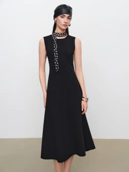 ZIQIAO French-style Black Mini Dress Women 2026 Summer New Style Fitted Waist Sleeveless Round Neck Short Dress Citywalk Dating