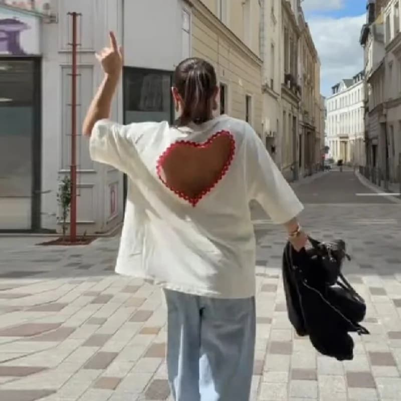 Versatile Basic White T-shirt Loose Designers Chic Crew Heart Cutout Casual Women's Tee Layered Stylish Trendy Streetwear