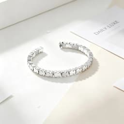 Cute Bear Bangle Bracelet Dainty Wrist Jewelry Versatile Accessory for All Outfits, Ideal Gift for Women Girls Daily Party Occasions