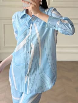 VGH Casual Boho Style Blue Print Satin Two Piece Set for Women Lapel Long Sleeve Shirt Wide Leg Pants Outfit for Beach Vacations
