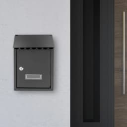 Wall Mounted Mailbox with Lock & Key Large Capacity Retro Style Iron Letter Box Weatherproof for House Apartment Office Use