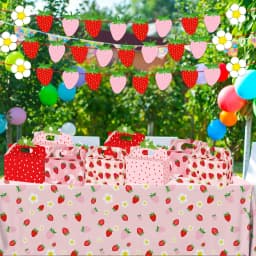 10/15/22pcs Strawberry Party Gift Boxes, Cute Fruit Gift Boxes, Folding Paper Candy Boxes, Suitable for Sweet Strawberry Birthday Parties/Baby Baptism Parties As Decoration Items