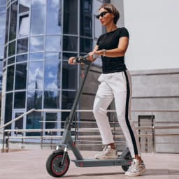Electric Scooter- 10'' Solid Tires, 42V 10.4Ah Battery,Up to 22MPH Max Speed, 500W Motor, Max 24Miles Long-Range Foldable Escooter for Adults Adults Scooter with Double Braking System, App Control