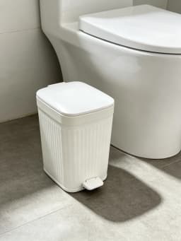 Foot Pedal Textured Trash Can, Odor Proof Waterproof Large Capacity with Lid