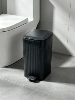 Foot Pedal Textured Trash Can, Odor Proof Waterproof Large Capacity with Lid