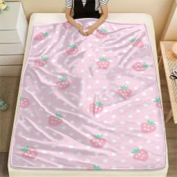 Pink Strawberry Print Flannel Blanket, Soft Warm Cozy Throw for Home Kitchen Sofa Camping Relaxation