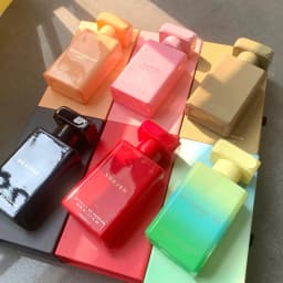 The six neutral perfume of OAK series are the most popular, lasting and fresh, with strong flower and fruit fragrance, pseudo body fragrance, convenient to carry, and suitable for daily work, commuting, parties, and other occasions