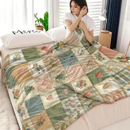 Vintage Patchwork Plaid Heart Floral Print Flannel Throw Blanket Country Cottage Farmhouse Multi‑Pattern Soft Lightweight Plush Blanket for Sofa Couch Bed Home Decor