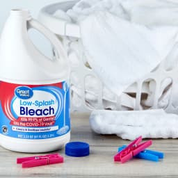 Great Value Low-Splash Bleach, 81 fl oz