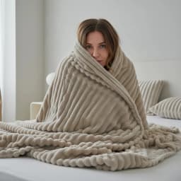 Cooling Ice Silk Nap Quilt with Exquisite Embroidery, Ultra Breathable & Light Fabric, Skin-Safe Summer Air-Conditioning Bedding, Offered in King and Queen Sizes