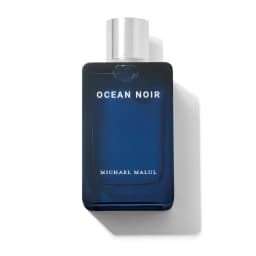 Ocean Noir men's perfume, with a fresh ocean top note and a calm wooden tail tone, can be used in work, dating and formal occasions.