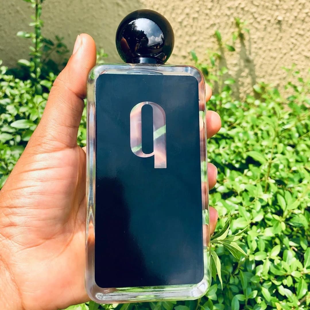 Unisex fragrance—long-lasting scent, blending notes of lavender, cinnamon, fresh accords, spices, amber, and vanilla; 100ml.