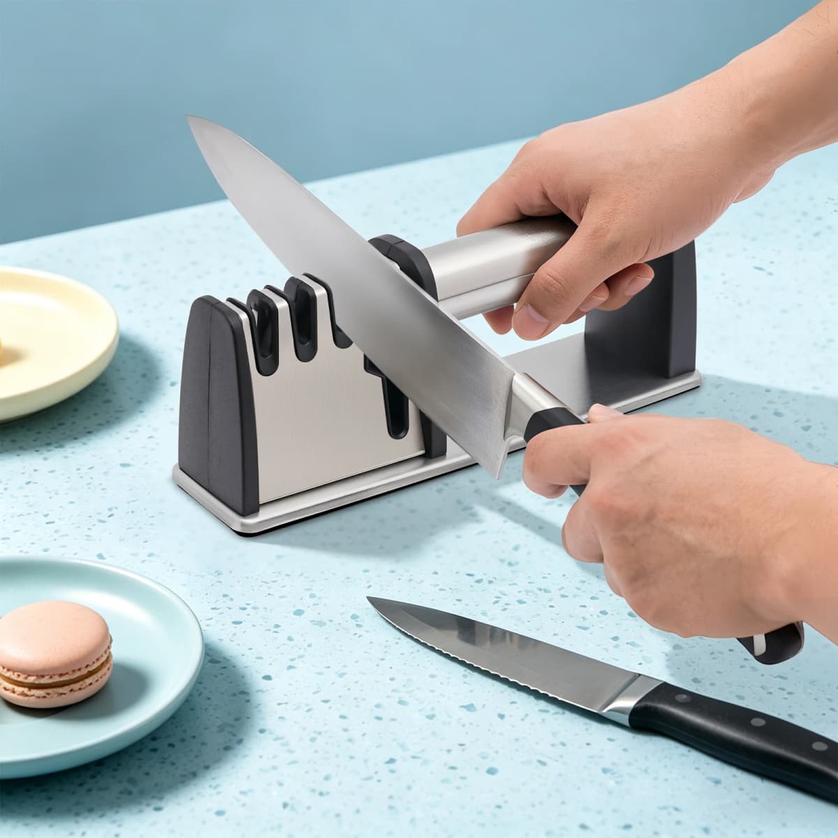 Knives Sharpener 4-In-1 Function for Chef Knives Kitchen Knives Bone Cutters Fruit Knives Scissors Bayonets