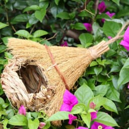 Wren Finch Hanging Bird House Hand Woven Bird Nesting House Grass Birds Hut Hummingbird House for Outside Indoor Lawn Patio Home