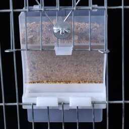 Durable Plastic Food Dispenser - Anti-Scatter Seed Catcher No-Mess Bird Feeder for Parrots 〔YY33〕