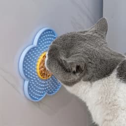 Lovely Flower Lick Mat for Dogs Cats Slow Food Plate Slow Feeder Non-Slip Suction Cups Silicone Dog Pet Slow Food Licking Pad