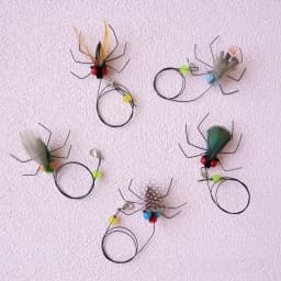 2pcs Random Color Simulation Small Flying Insects Replacement Accessories for Cat Teasers Toys Kitten Feather Toys Pet Supplies