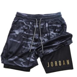 Men's double-layer sports shorts, sports shorts suitable for both running and training.