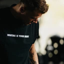 Unbroken Hybrid Athlete Fitness Training Gym Leisure T-Shirt Men's and Women's Luxury Brand