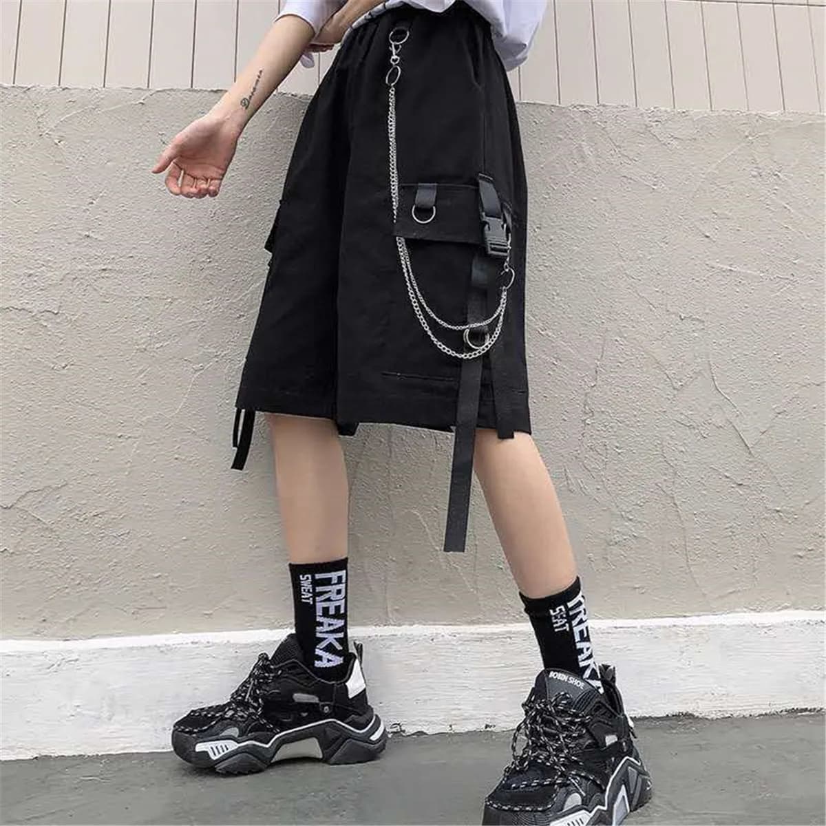 2026 Black Shorts With Chain Summer Casual Fashion Boardshort Bermuda Male Drawstring Elastic Waist With Chain Beach Shorts Men