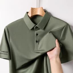 New Men's Business Casual Short Sleeved Shirt with Badge Solid Color Polo Shirt Fashionable Breathable Comfortable Versatile Top