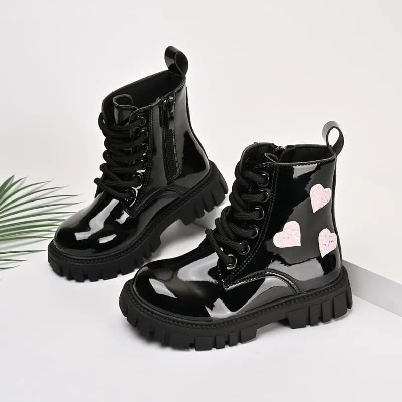 Girls Short Boots Sweet Love Heart Kids Princess Boots Black Glossy Versatile 2025 Autumn New Children Leather Boots Side Zipper