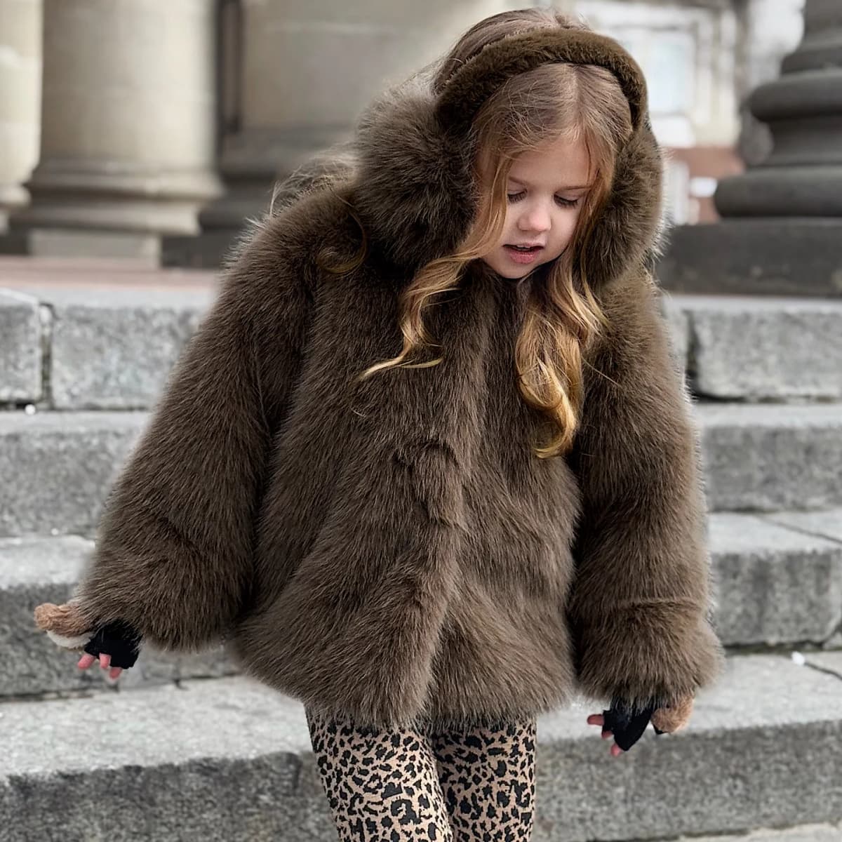 2026 Childrens Faux Fox Fur Coat Thicken Warm Kids Girls Winter Fur Jacket Trendy Toddler Little Girl Outerwears Baby Girls Fur