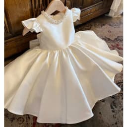 2026 New White Sparkly Pearls Kids Princess Gown For Piano Performance Elegant Simple Oneck Sleeveless Girls Dresses 80-160cm