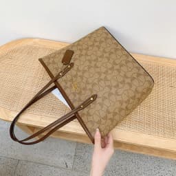 Stylish High-End Diaper Bag Women Designer Crossbody Bag Luxury Leather Handbag Minimalist Fashionable Large Tote Bag